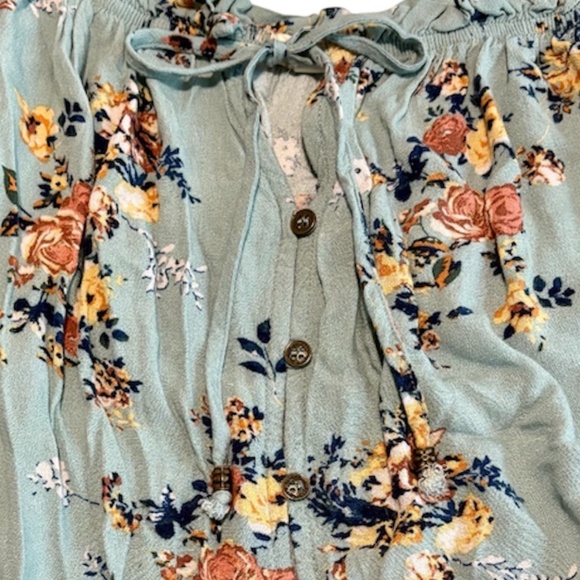 Green Floral Print Tie Blouse - Picture 9 of 10